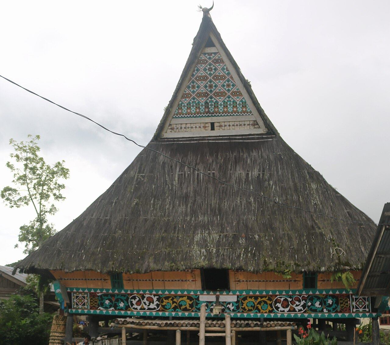 Rumah adat Siwaluh Jabu di Desa Lingga